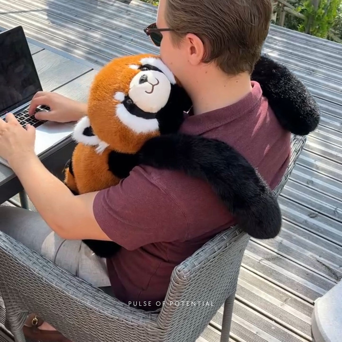 Sarılan Peluş Turuncu Siyah Panda