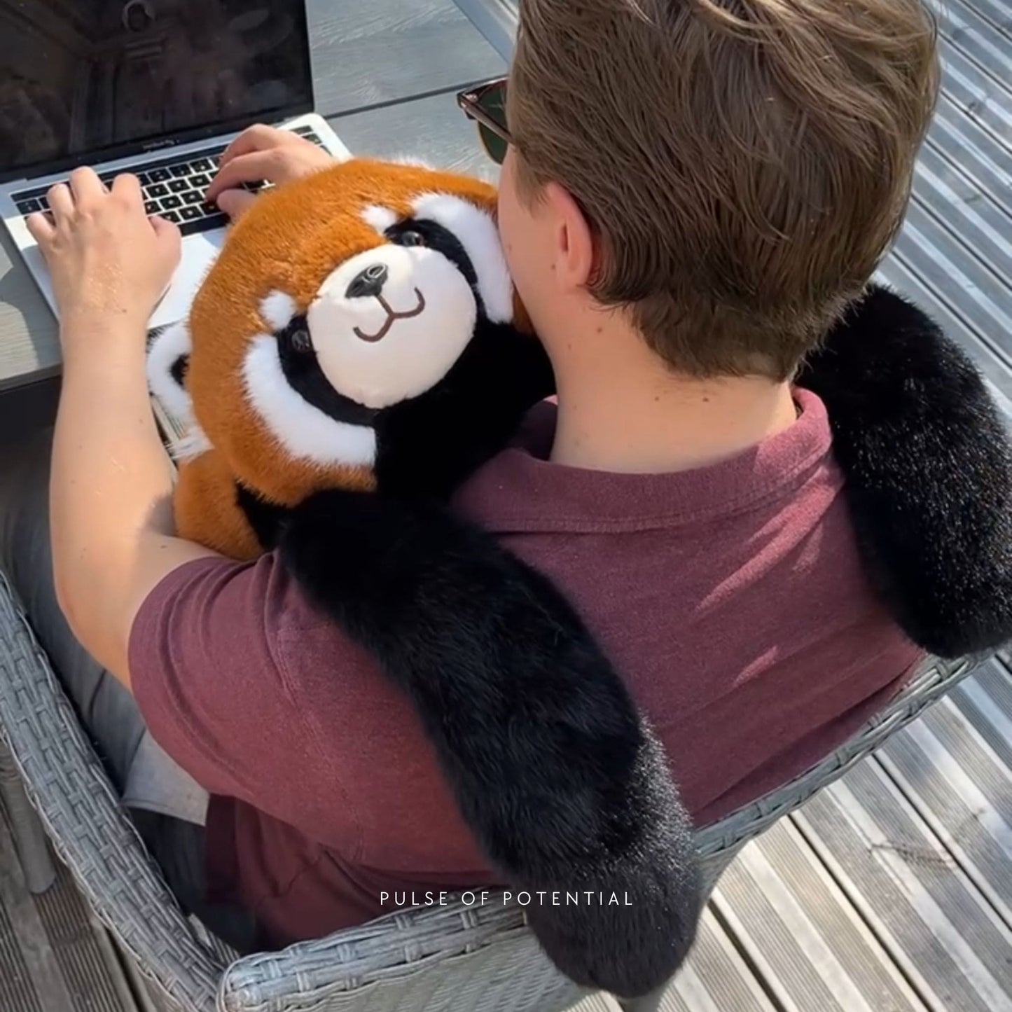 Sarılan Peluş Turuncu Siyah Panda