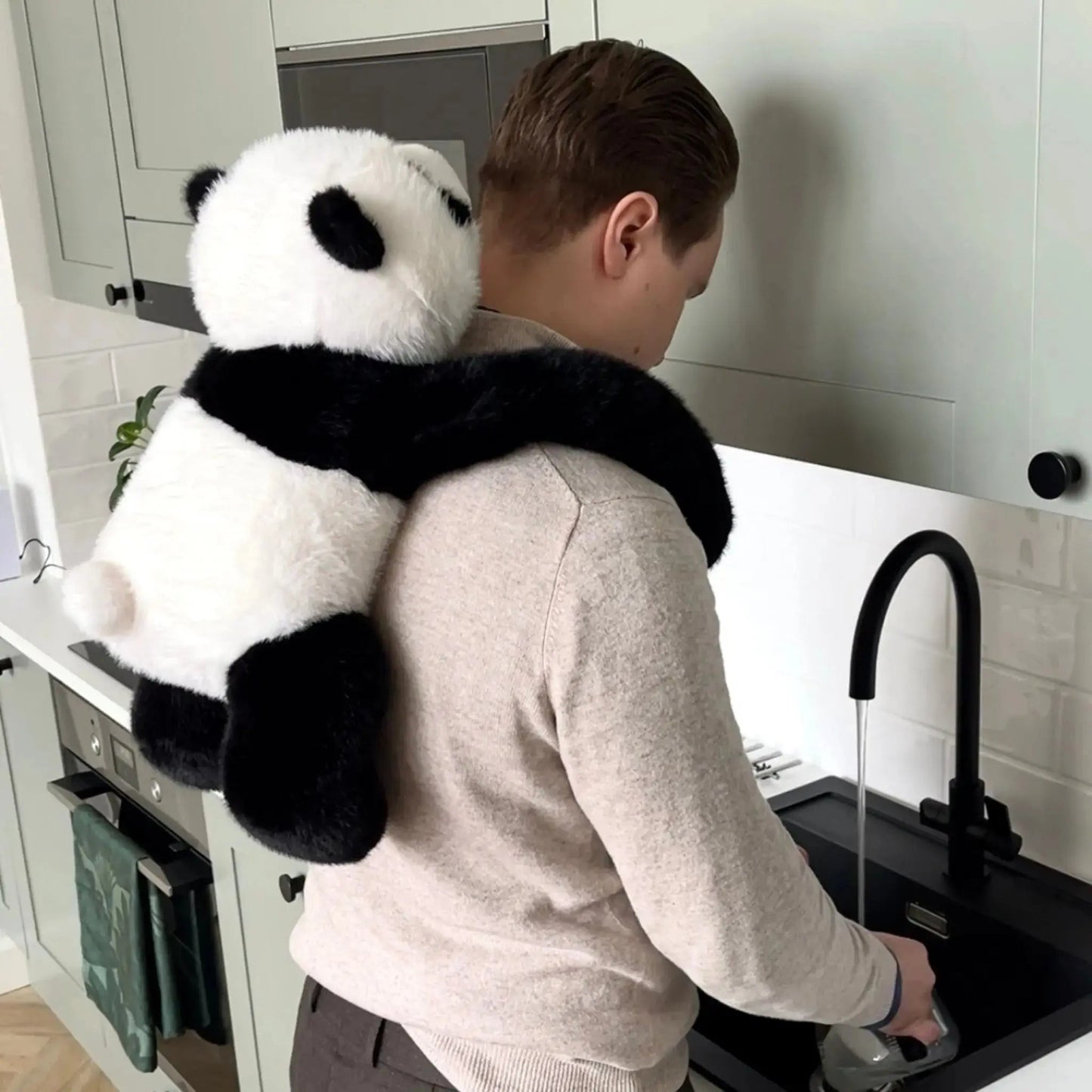 Sarılan Peluş Panda