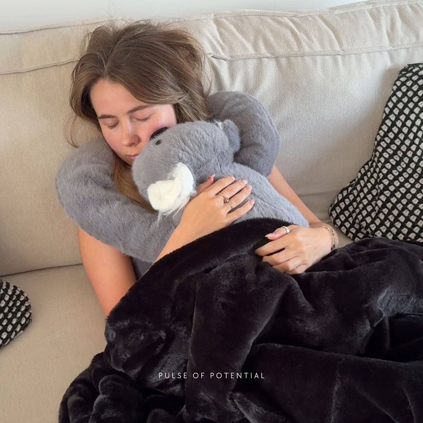 Sarılan Peluş Koala